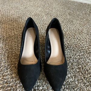 Marc fisher size 9 black suede chunky heel